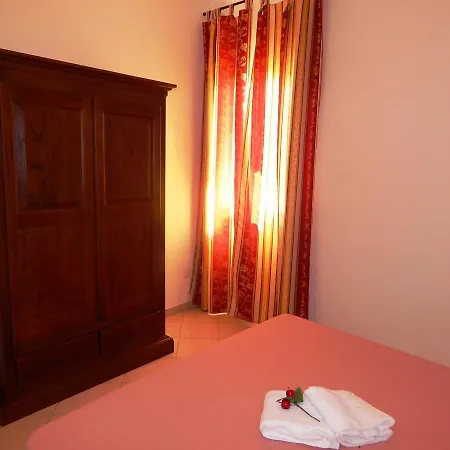 Lägenhet Locazione Turistica 2 *